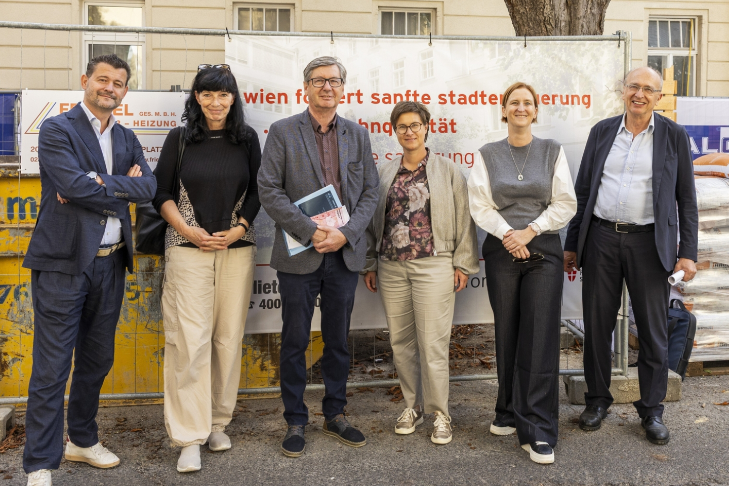 © Stadt Wien/Bubu Dujmic Fototermin beim Sanierungsobjekt in der Iglaseegasse 37